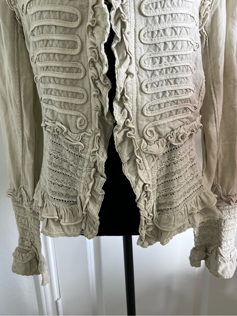 Closed Cream Ruffled Military-Style Jacket open front - Picture 4 of 10